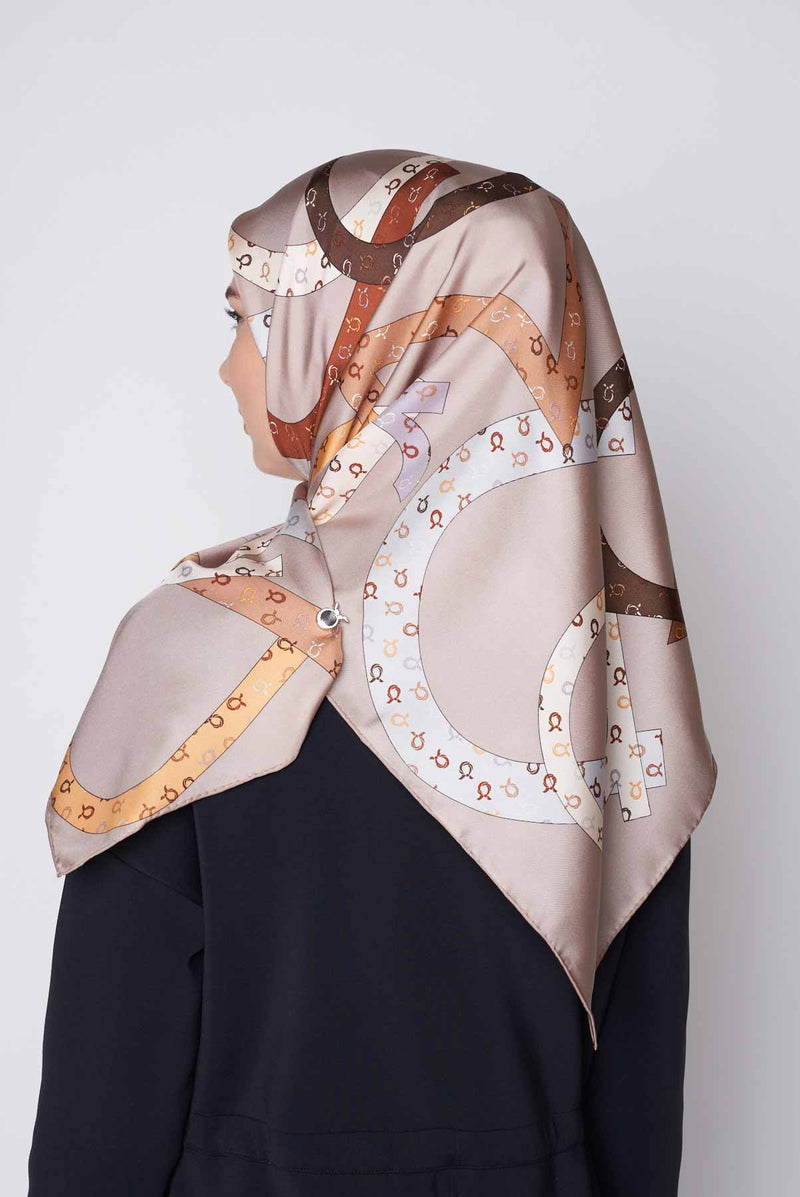 text -- signature taupe