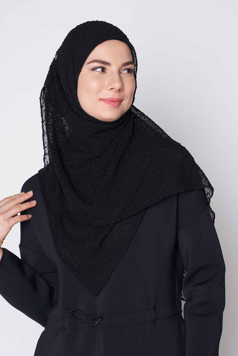 text -- knitted sophisticated black