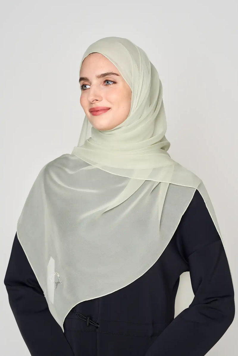 text -- crepe silk van cleef green