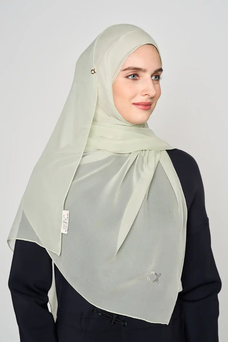 text -- crepe silk van cleef green
