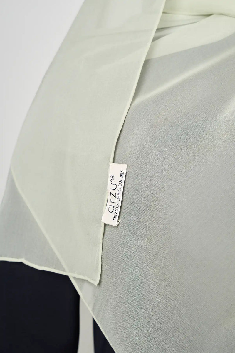 text -- crepe silk van cleef green