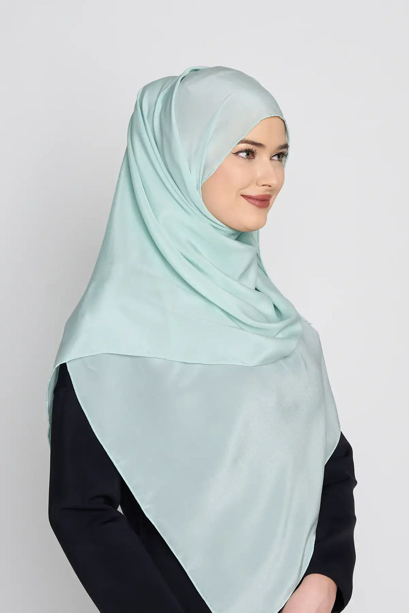 text -- lustre soft aqua
