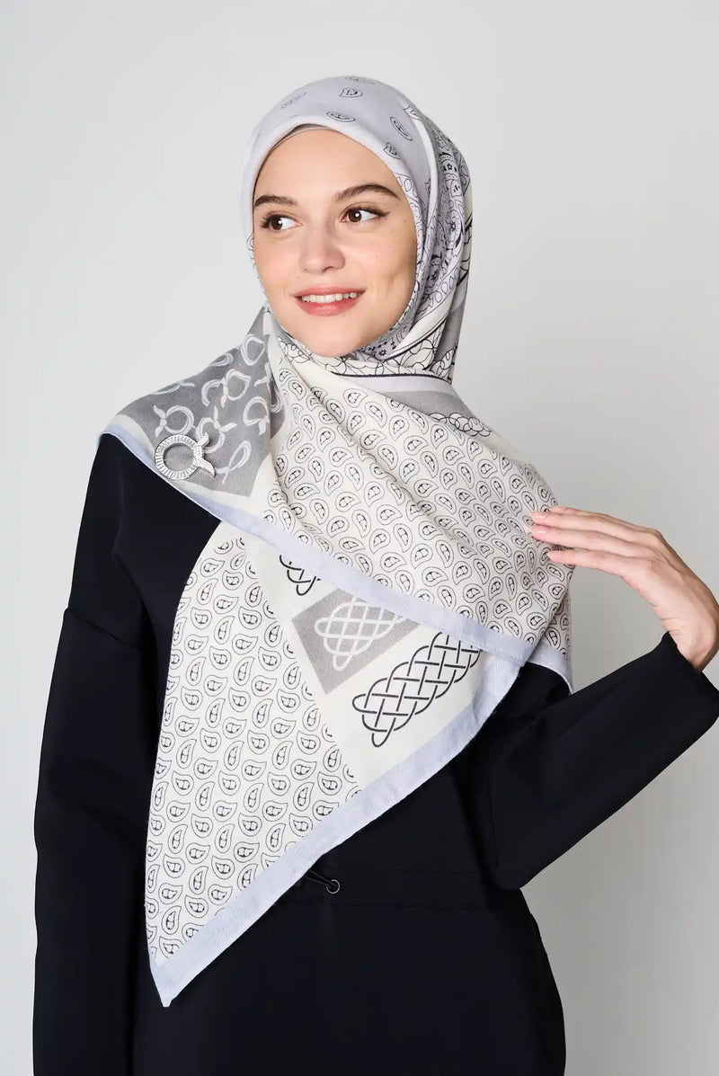 text -- paisley light grey
