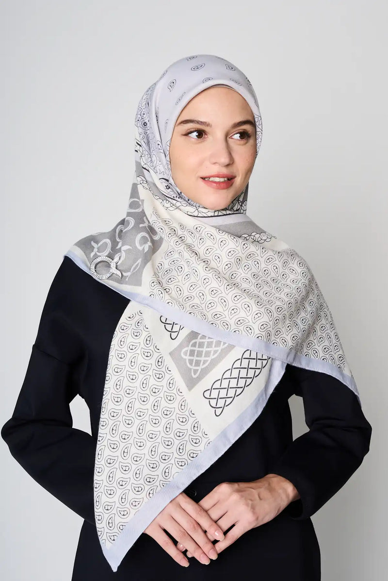 text -- paisley light grey