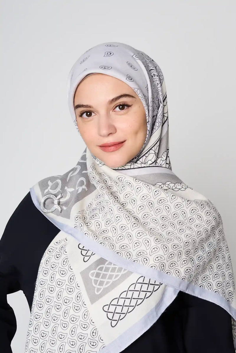 text -- paisley light grey