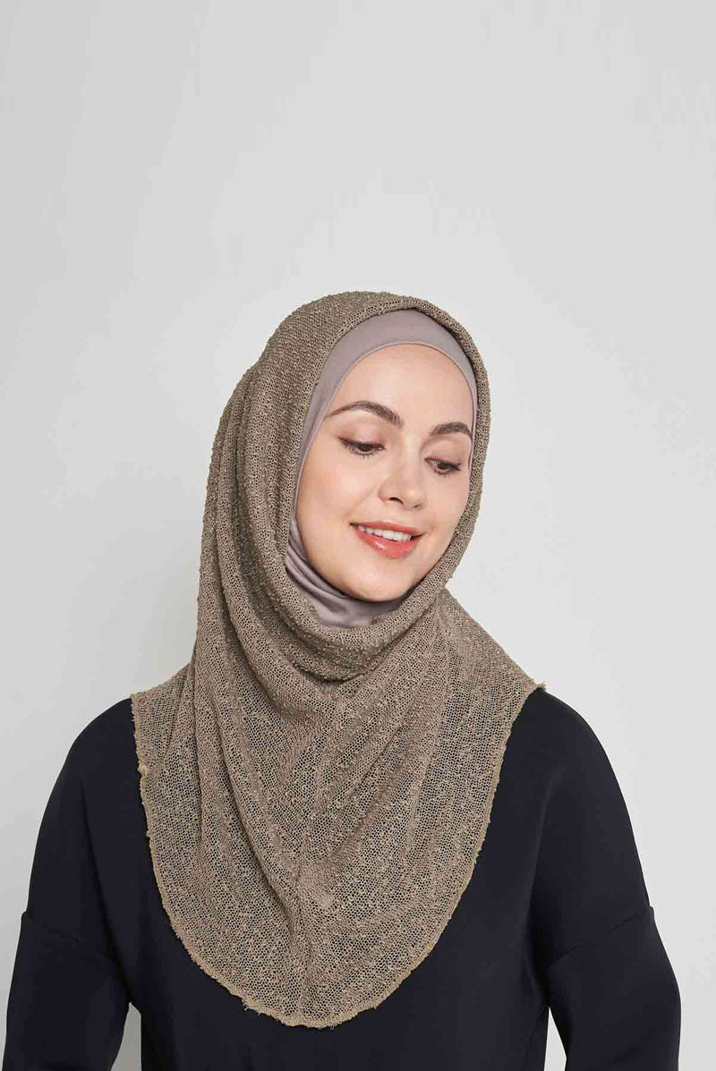 the knitted instant scarf