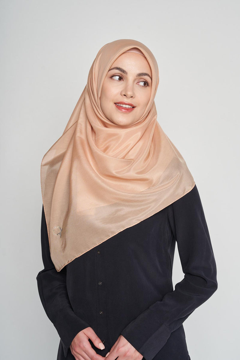 text -- lustrous arzu peach