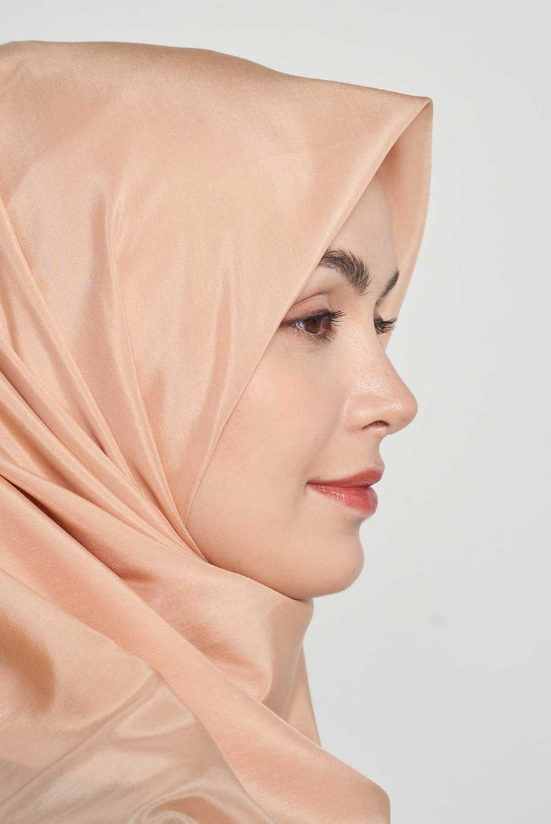 text -- lustrous arzu peach