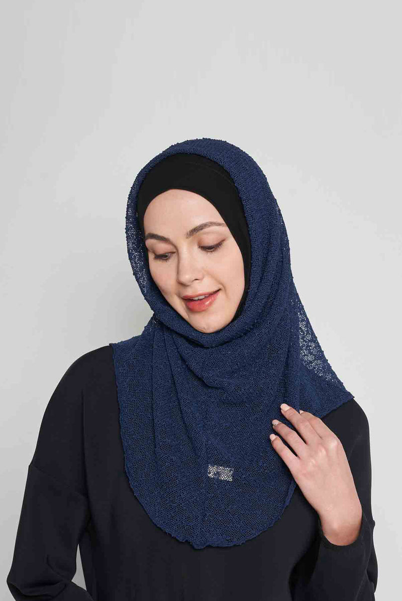 the knitted instant scarf