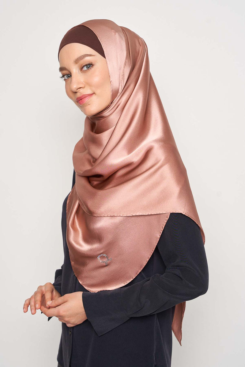 text -- high gloss nude bronze