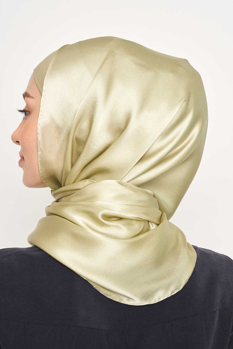 text -- high gloss luxurious brass