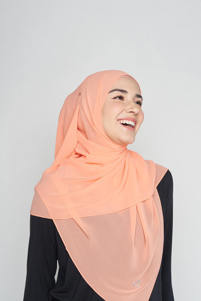 stretch-it square Large GEORGETTE Italian stitch hem