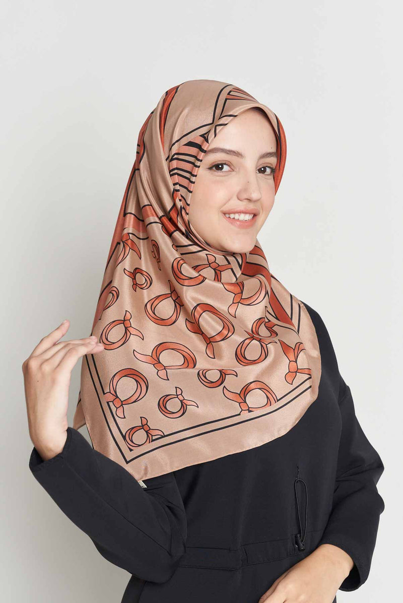 text -- arabesque tan