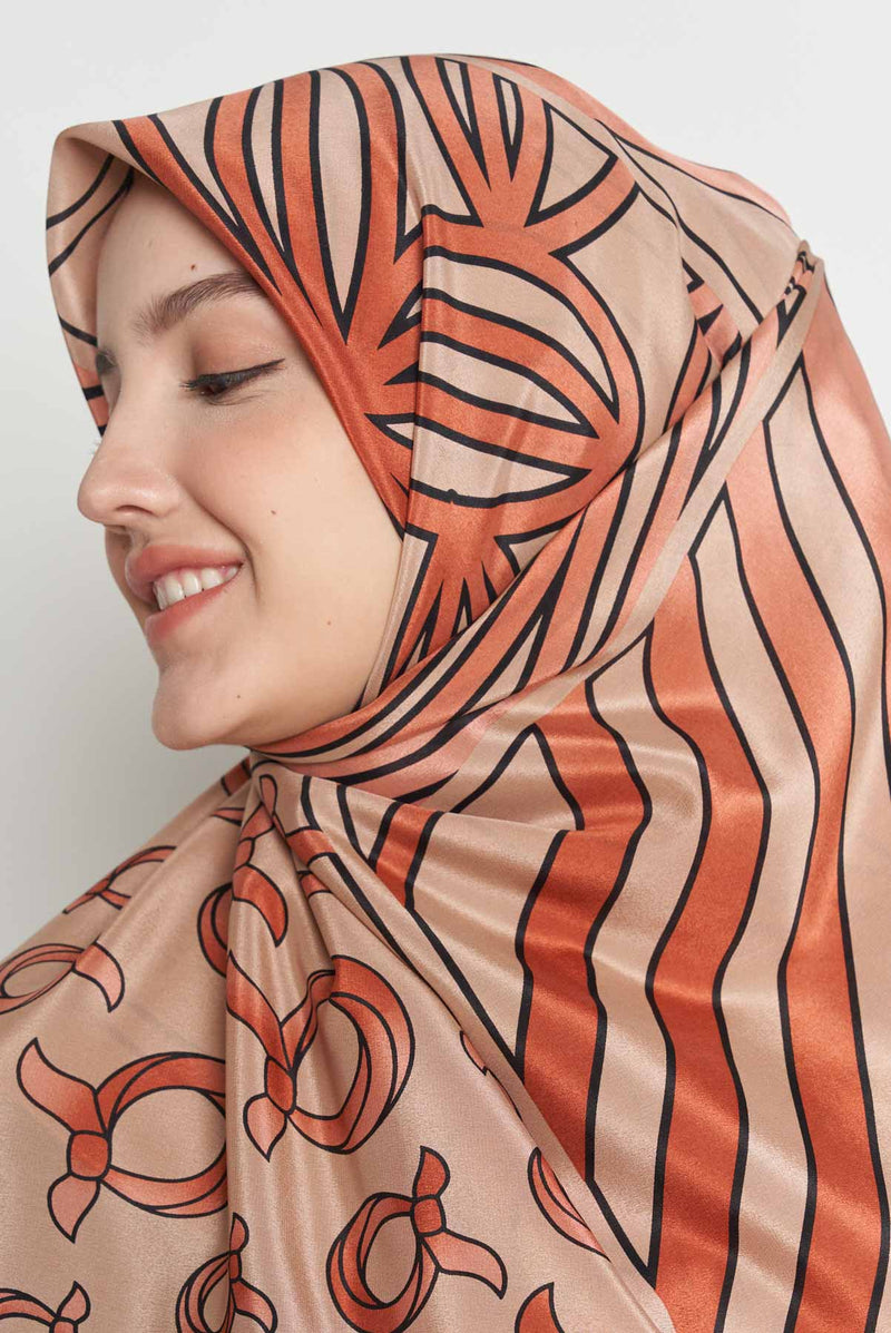 text -- arabesque tan
