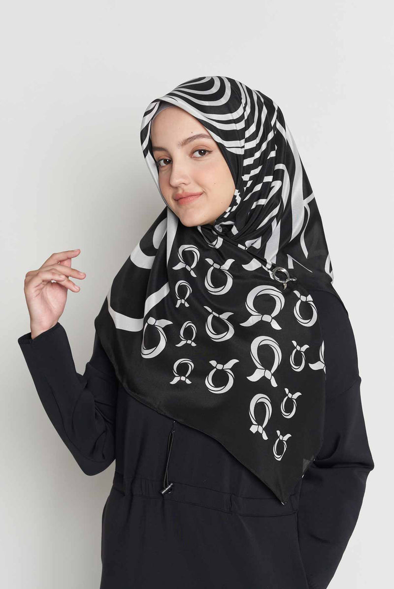 text -- arabesque sophisticated black
