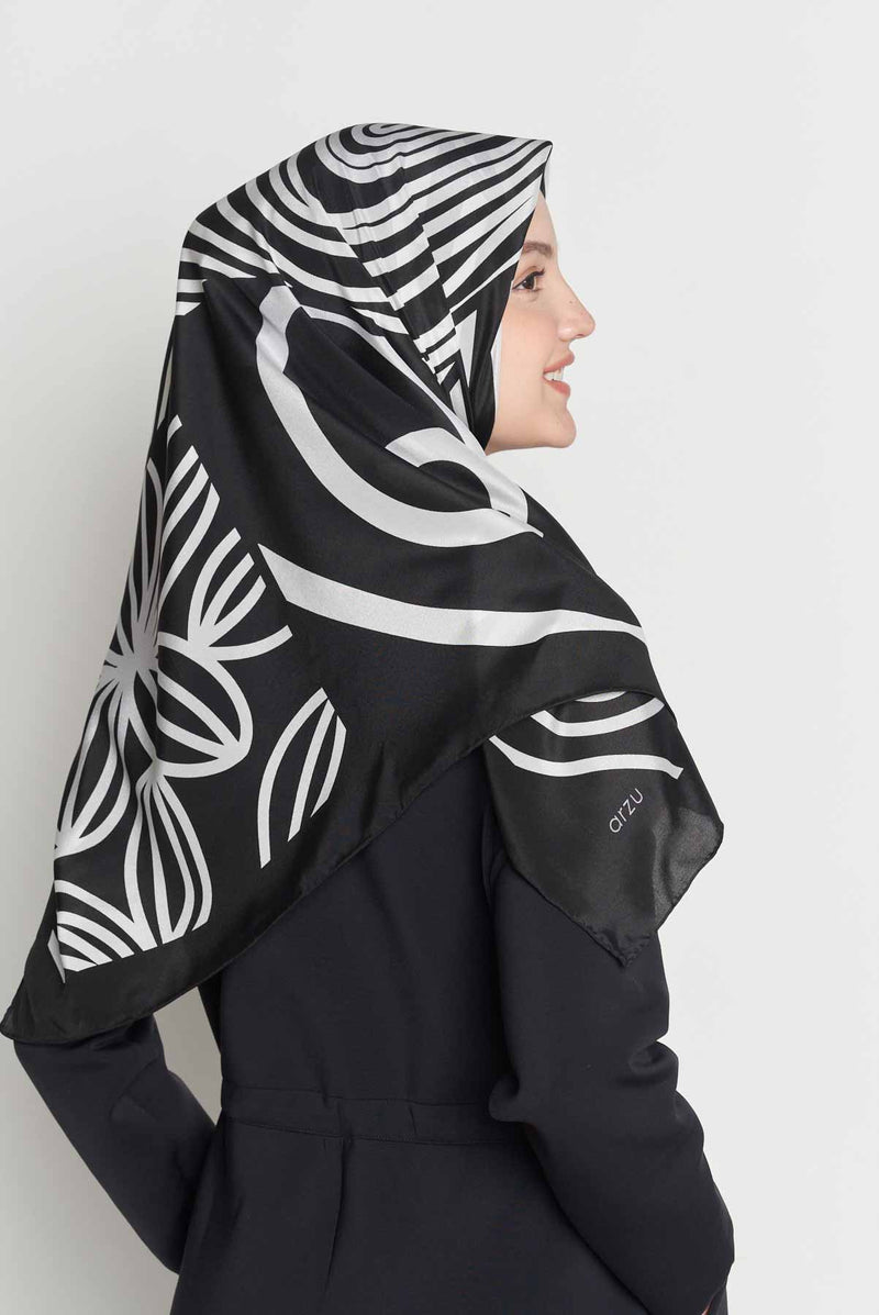 text -- arabesque sophisticated black