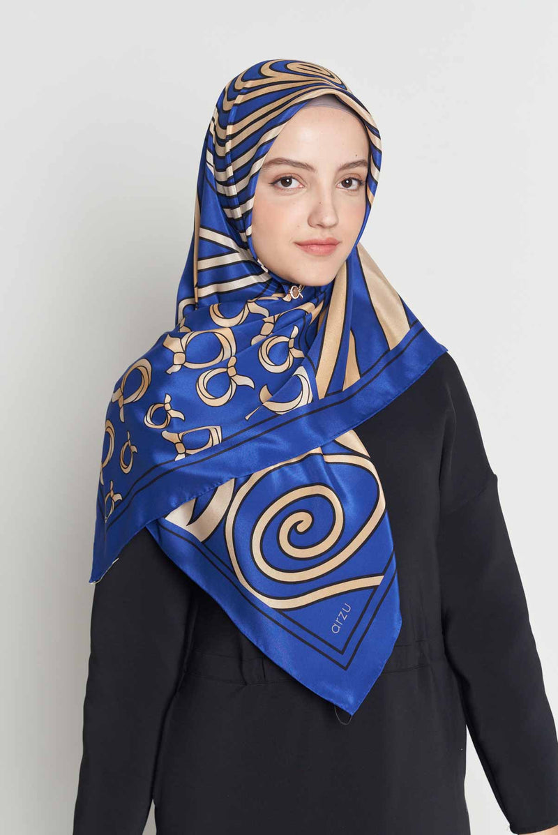 text -- arabesque royal blue