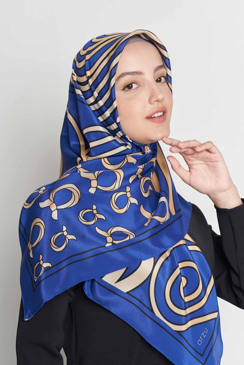 text -- arabesque royal blue