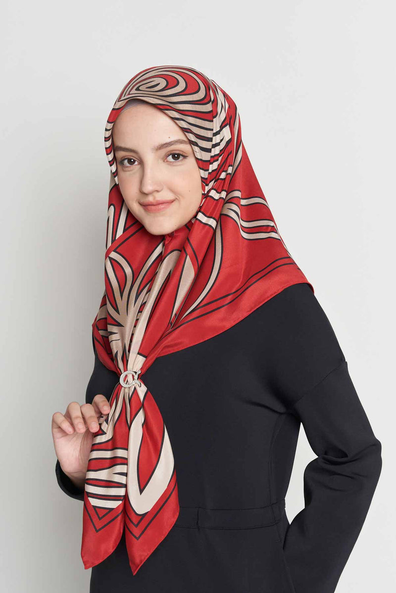 text -- arabesque reigning red