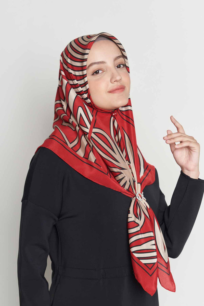 text -- arabesque reigning red