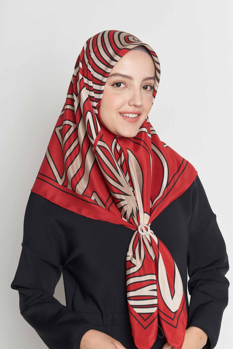 text -- arabesque reigning red