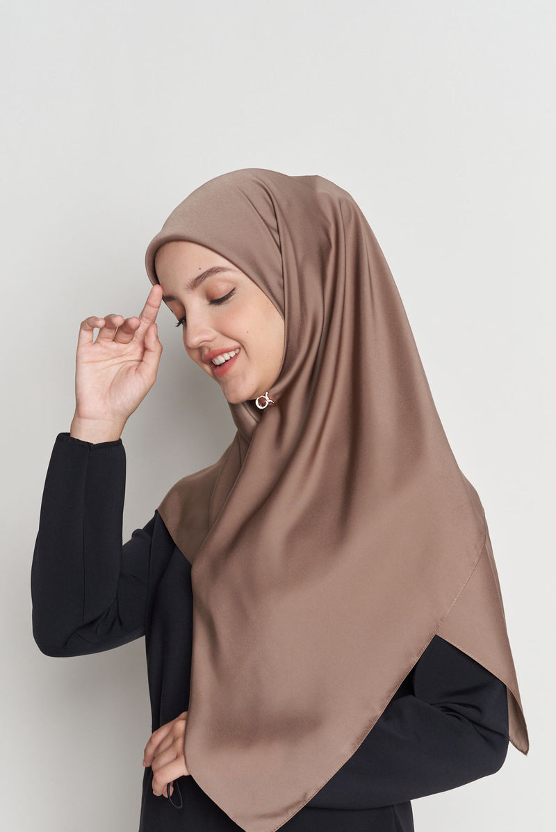 plaintastic mute satin square Large No-Silk Silk™ Italian Stitch hem