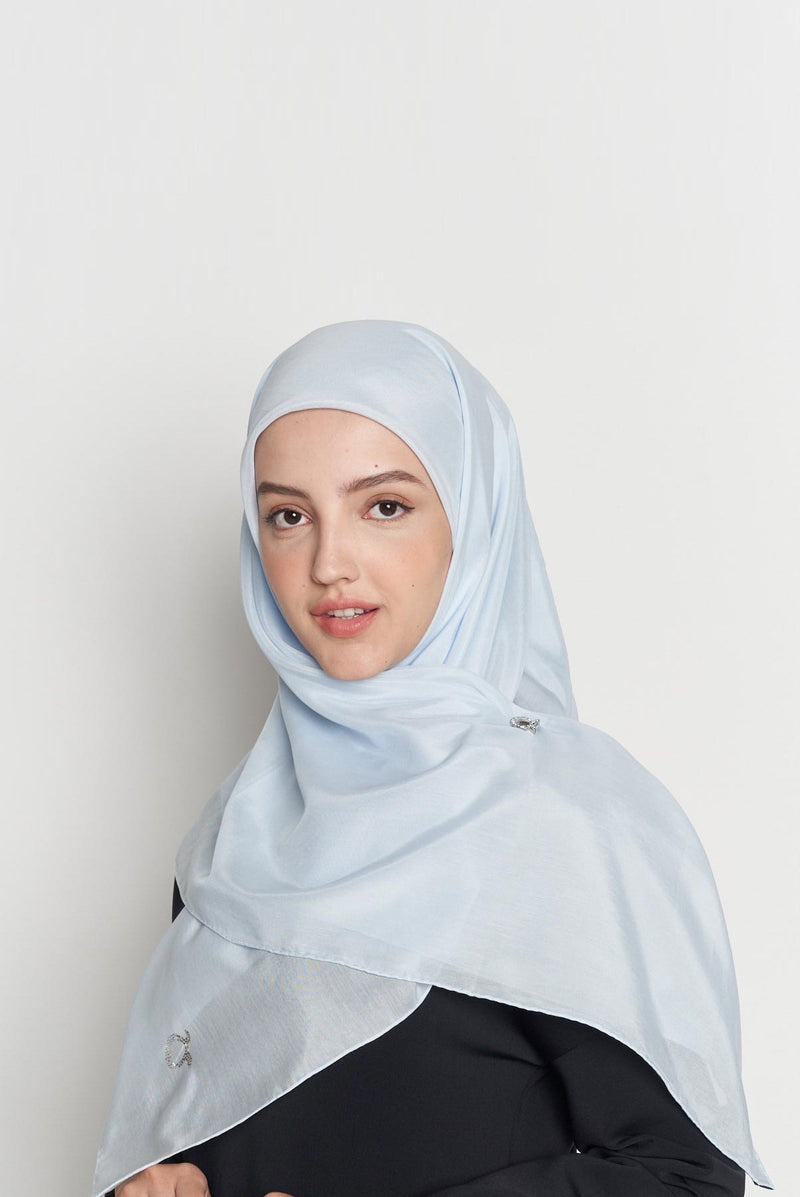 the good wrinkles square SILKOT Large hand-rolled hem