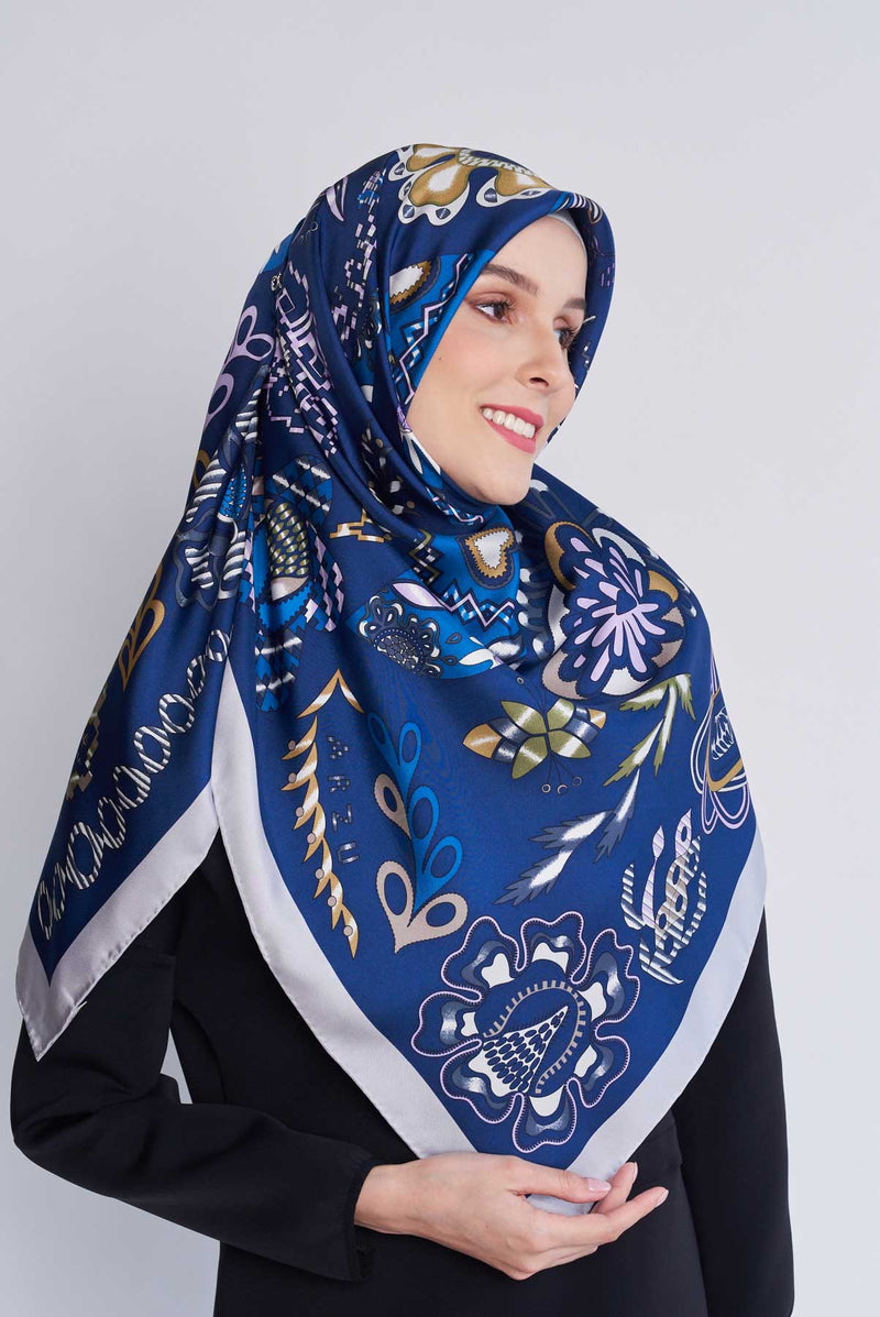 text -- arzu knot royal blue