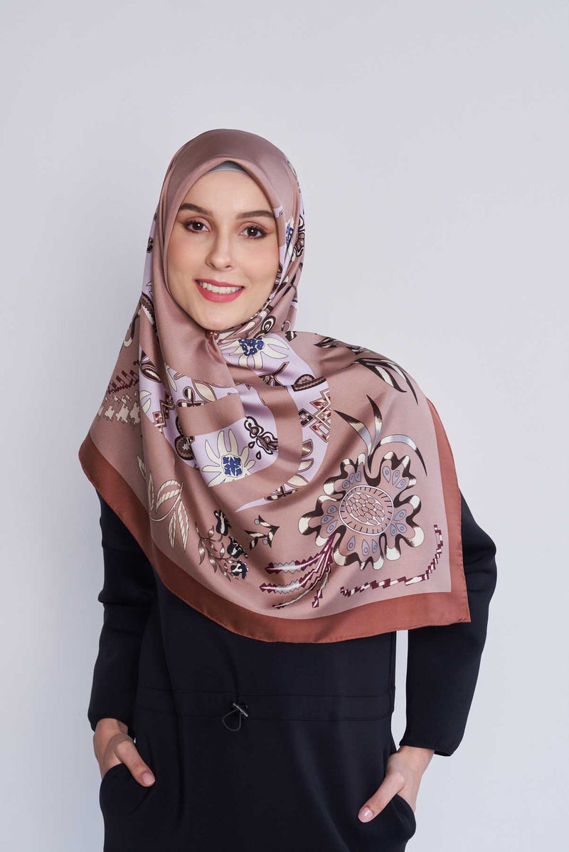 text -- arzu knot rose gold