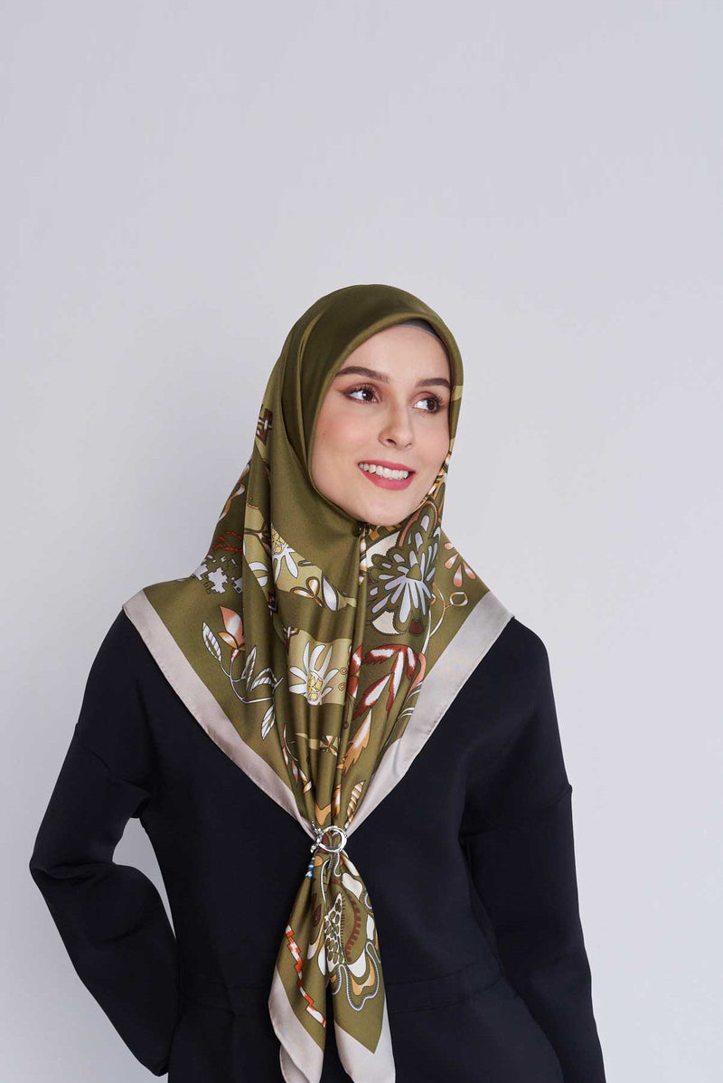 arzu lover's knot square TWILL SILK Large
