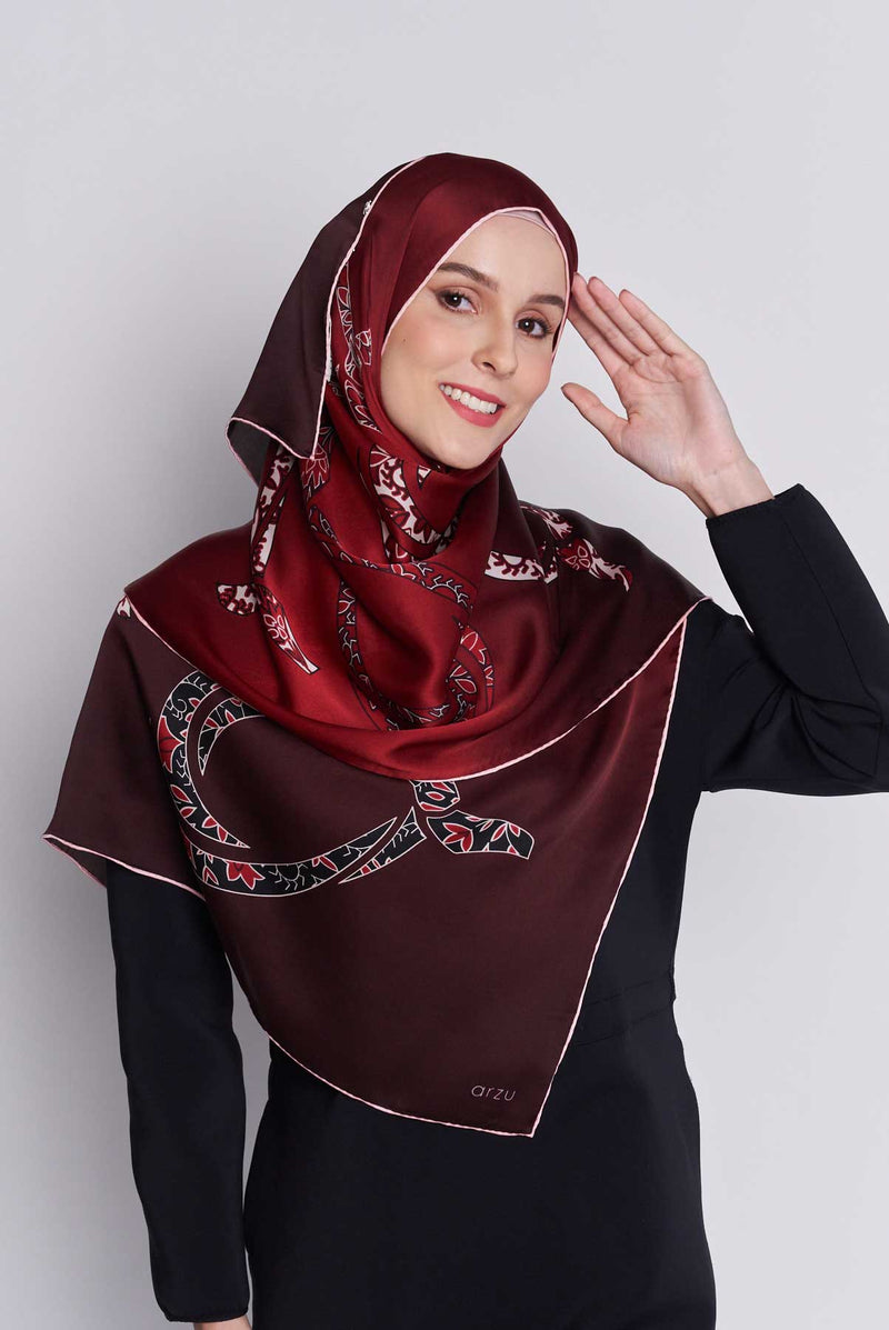 text -- arzu knot crimson red