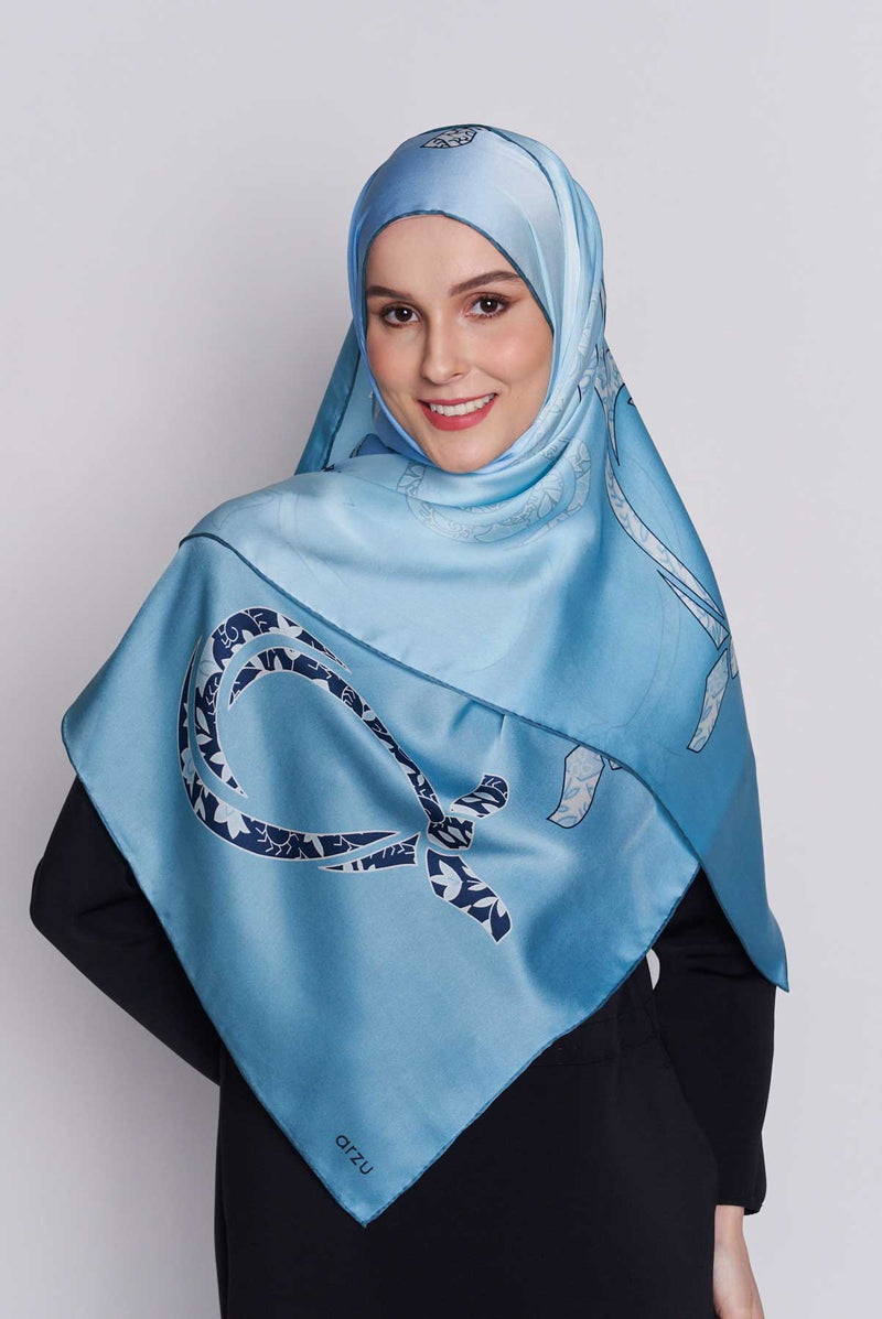 text -- arzu knot turkish blue