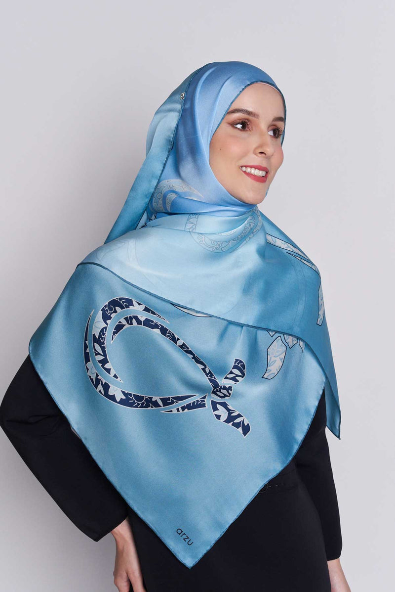 text -- arzu knot turkish blue