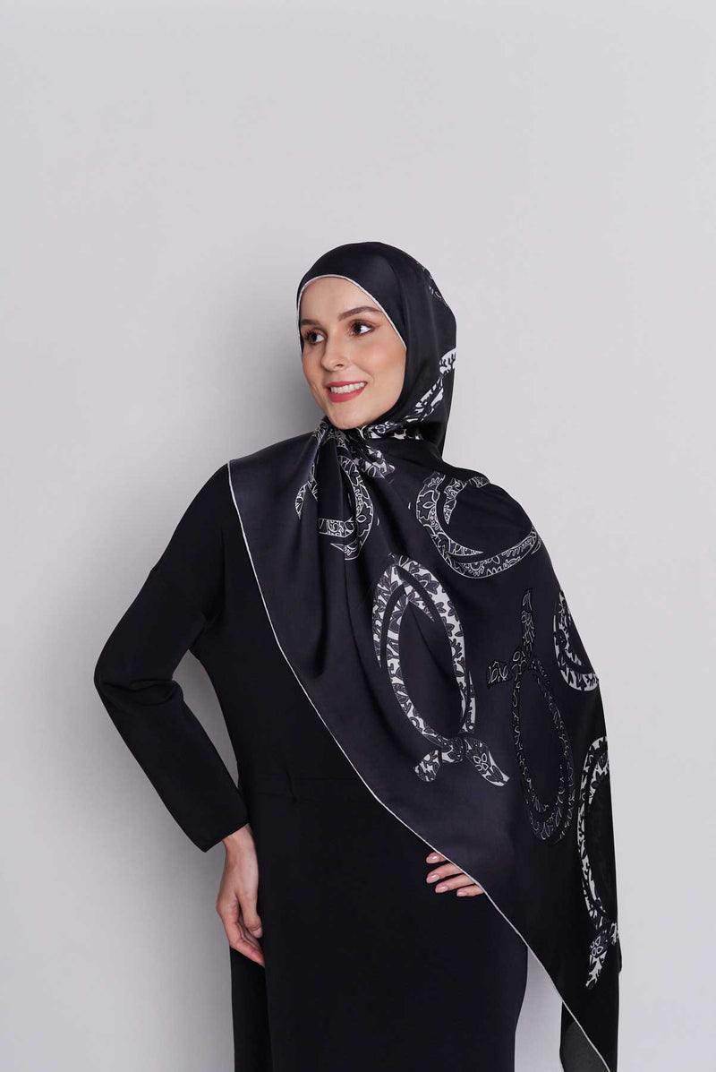 text -- arzu knot sophisticated black