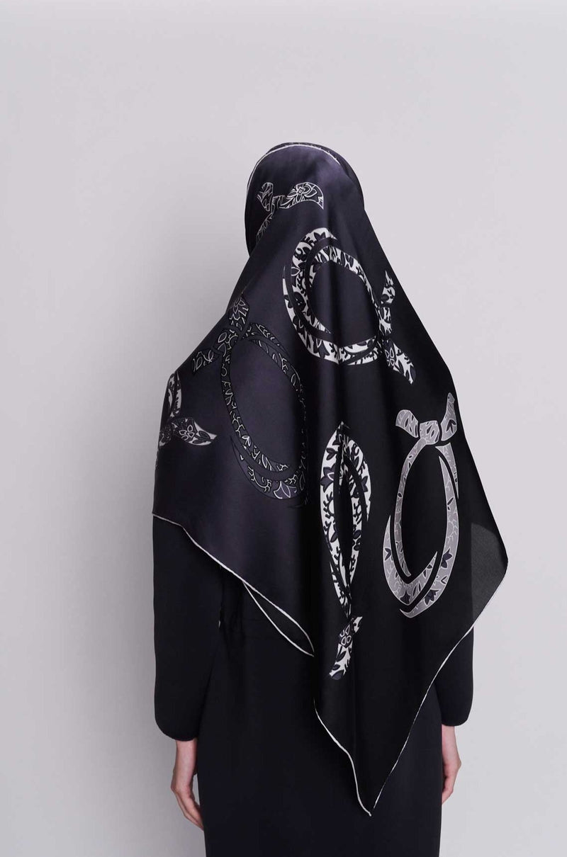 text -- arzu knot sophisticated black