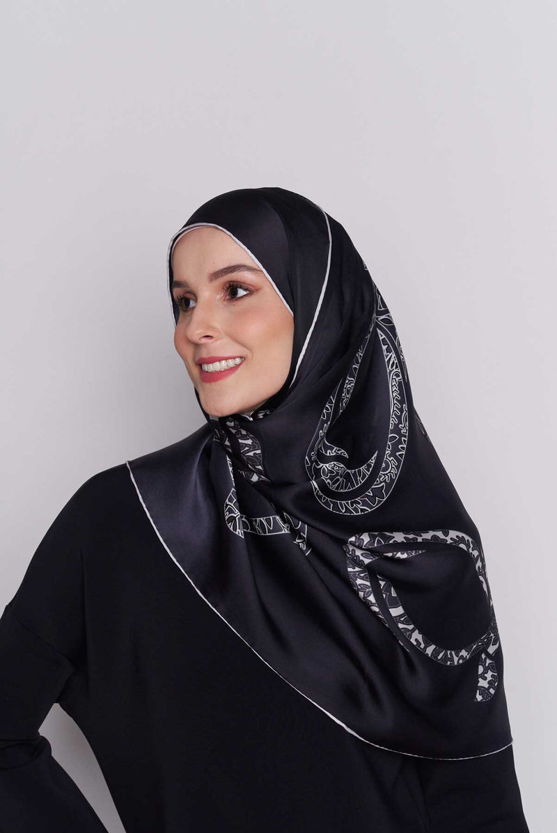 text -- arzu knot sophisticated black
