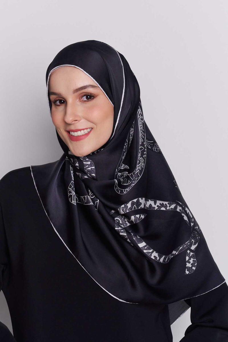 text -- arzu knot sophisticated black