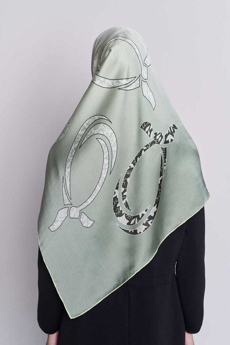 text -- arzu knot green