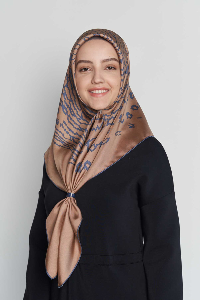 text -- shimmering thumbprint arabian desert