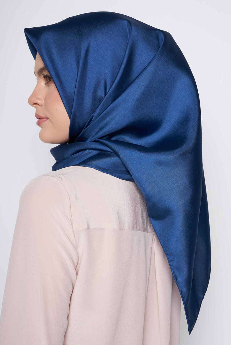 text -- shimmering royal blue