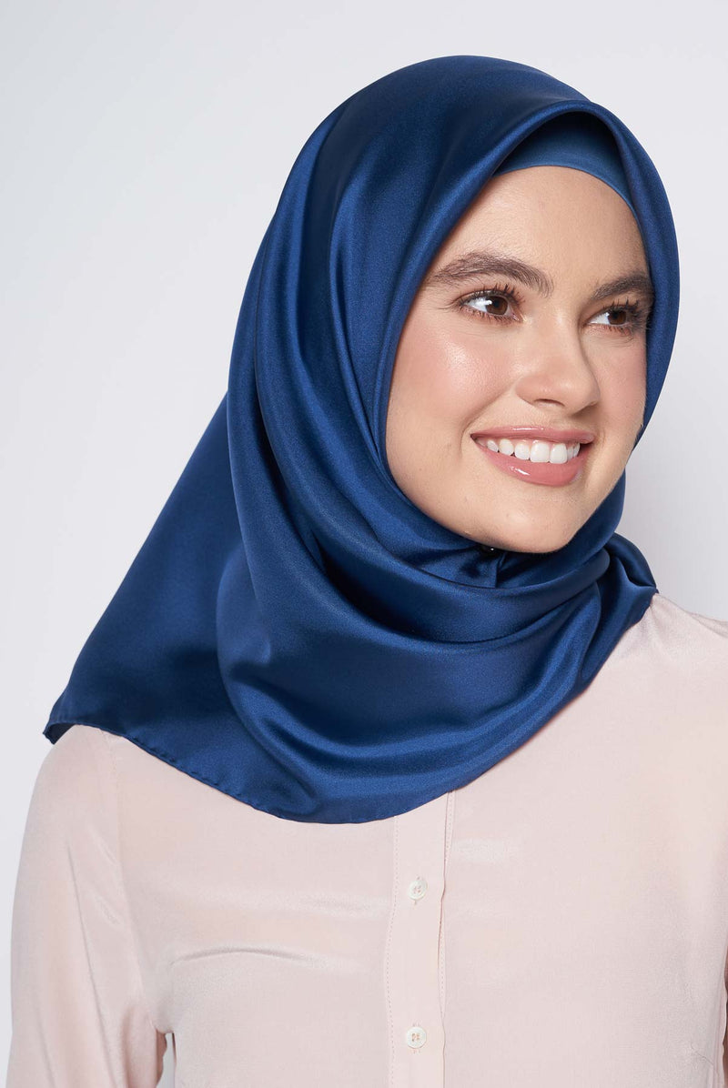 text -- shimmering royal blue