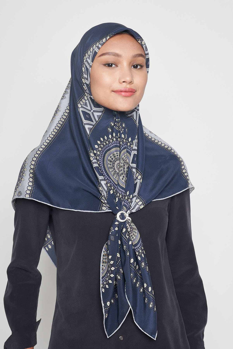 text -- ottoman midnight grey