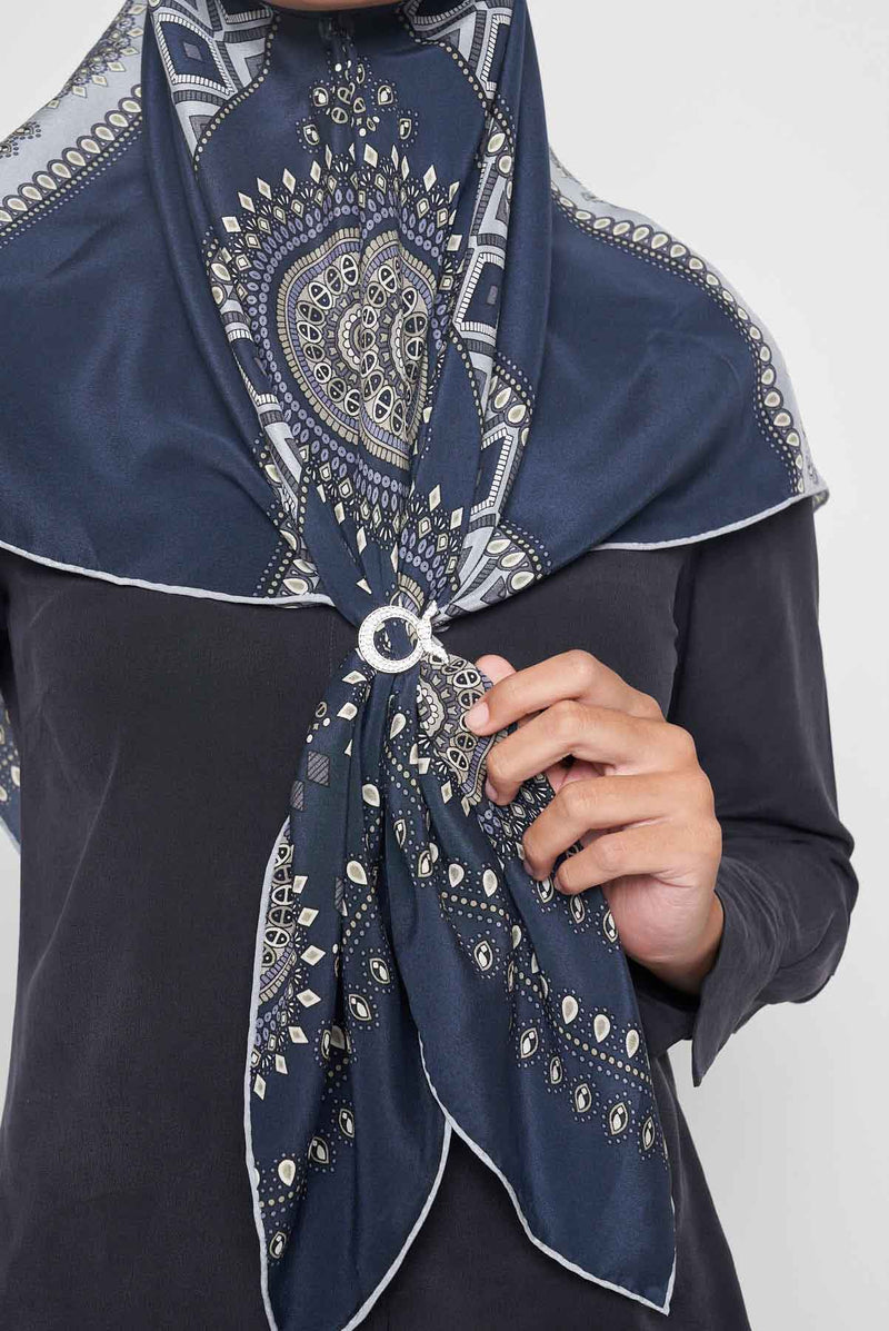 text -- ottoman midnight grey
