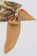 text -- ottoman queenly gold