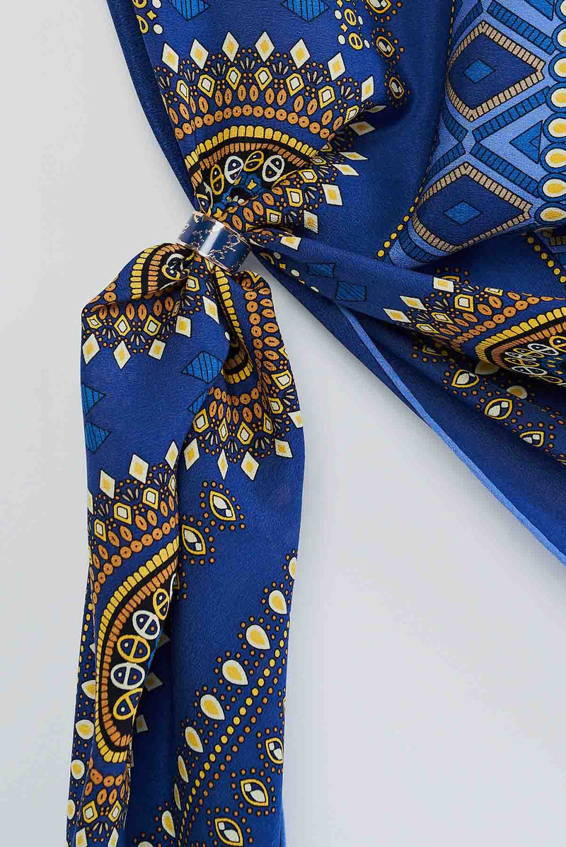text -- ottoman royal blue