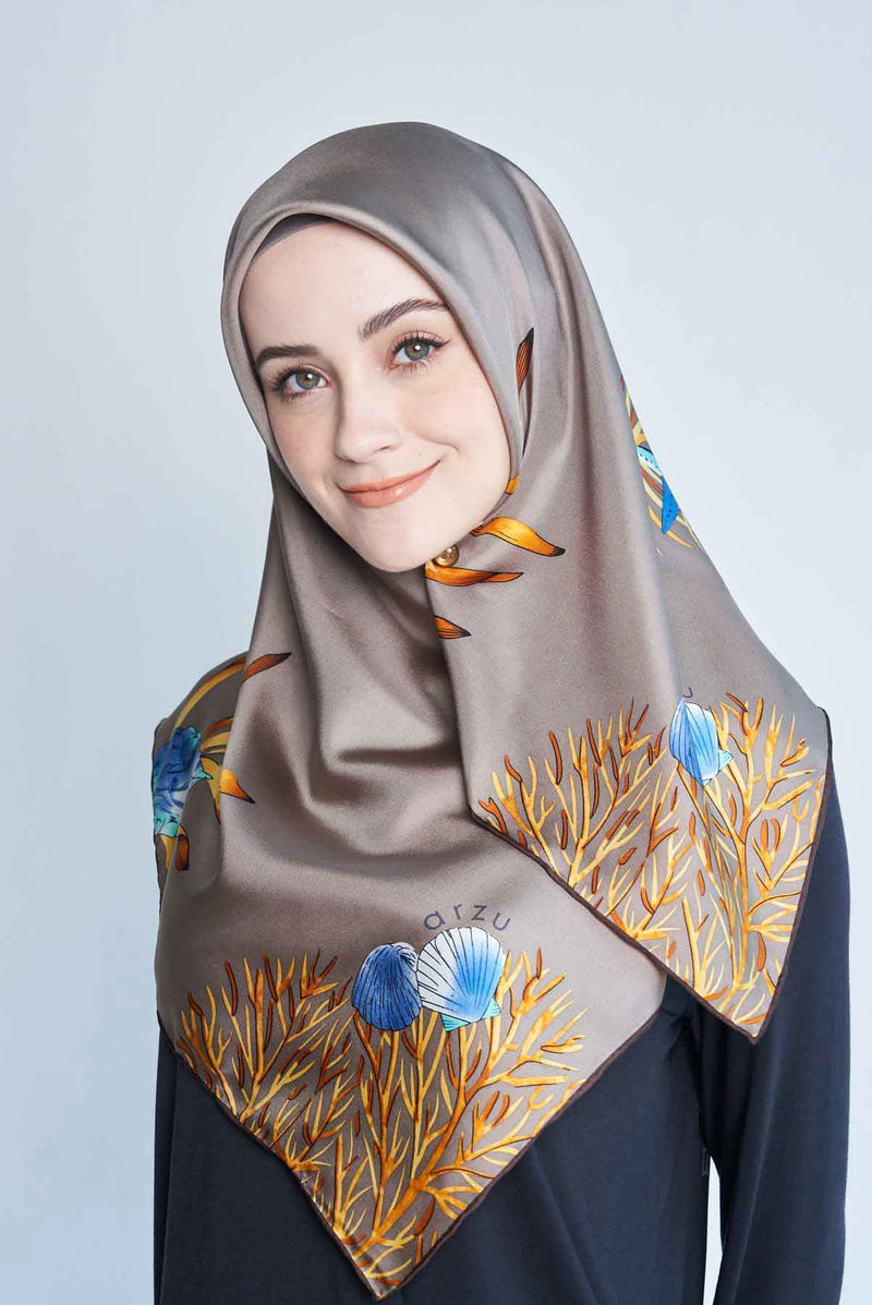 the siren square TWILL SILK
