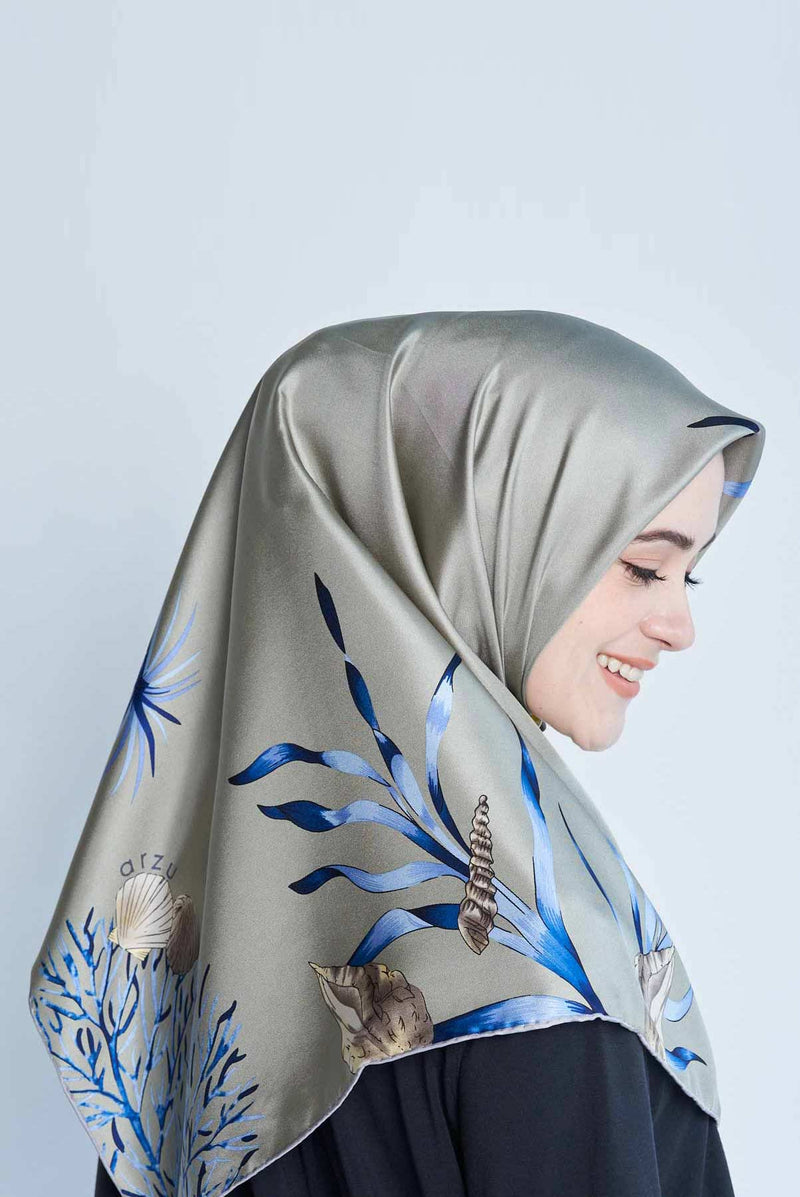 the siren square TWILL SILK