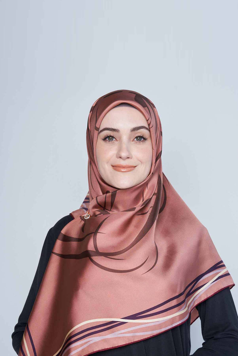beauty that never fades square TWILL SILK Medium