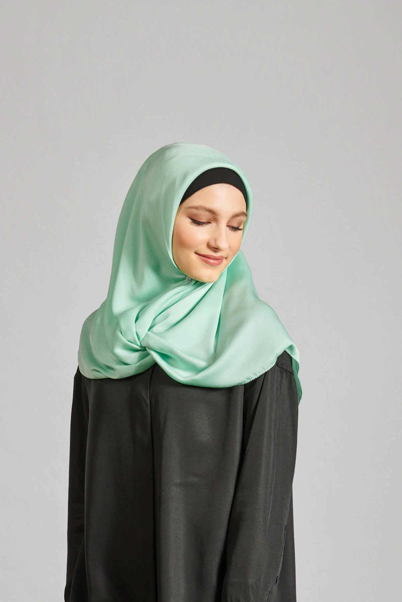 plaintastic mute satin square Large No-Silk Silk™ toothstitch hem