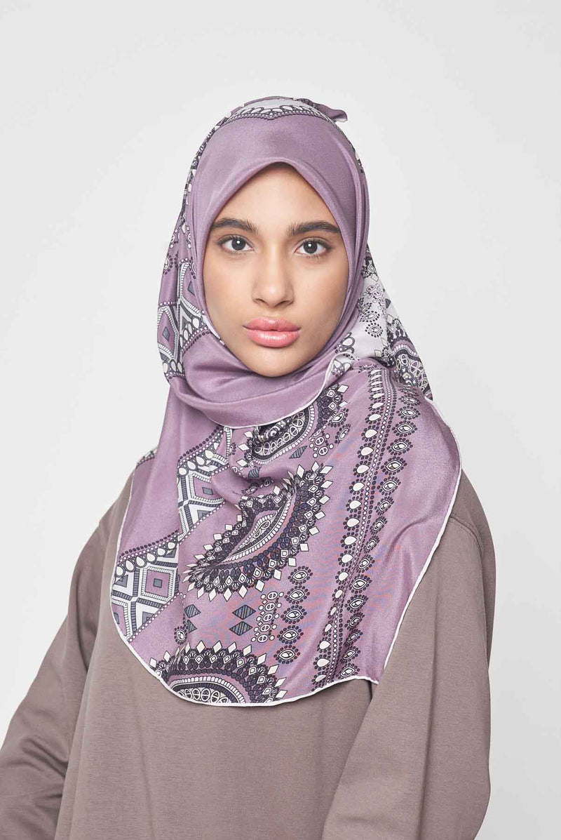 text -- ottoman nostalgic lilac